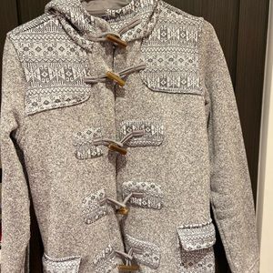 Grey Patagonia 100% Polyester exclusive of trim Jacket in size S.